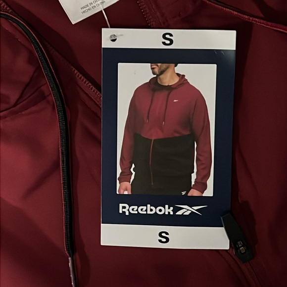 Mens classic maroon/black Reebok full zip training woven jacket. - Picture 2 of 6